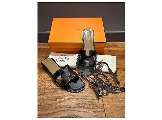 Sandali Hermès Oran in pelle nera Nero - vista 5