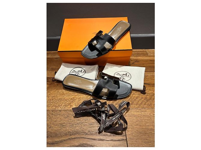Sandali Hermès Oran in pelle nera Nero - vista 9