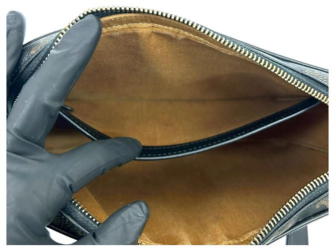 Céline Borsa a spalla in pelle Celine Triomphe Medium Marrone - vista 10