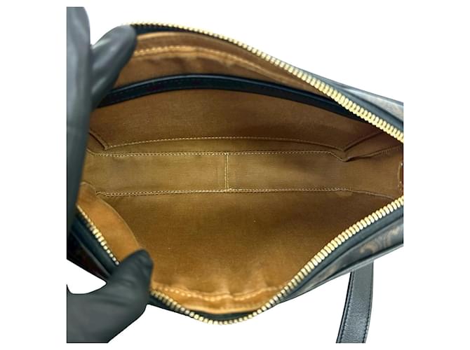 Céline Borsa a spalla in pelle Celine Triomphe Medium Marrone - vista 9