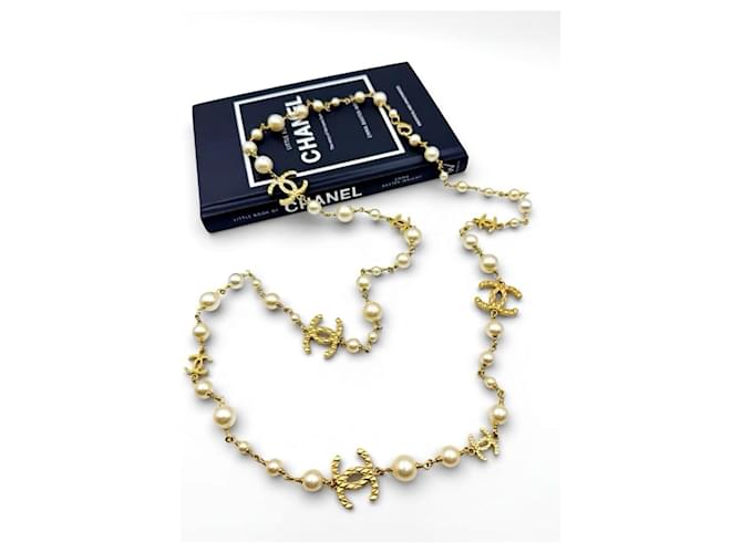 Timeless Collana in perle dorate con logo CC extra lunga 8 di Chanel 10A Shanghai Bianco Beige D'oro - vista 2