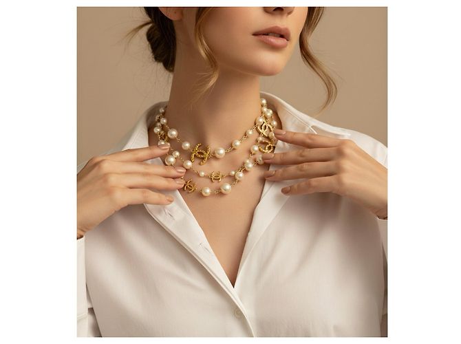 Timeless Collana in perle dorate con logo CC extra lunga 8 di Chanel 10A Shanghai Bianco Beige D'oro - vista 6