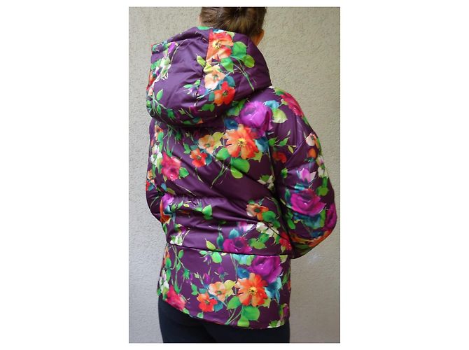Blumarine beautiful and comfortable down jacket size 42IT  NEW! Multiple colors - view 8