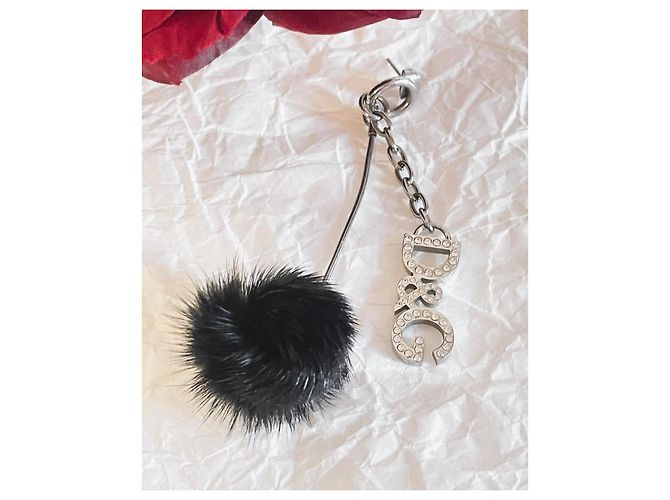 Strepitoso monoorecchino DOLCE & GABBANA pon pon pelliccia visone nera e logo cristalli Nero Argento - vista 7