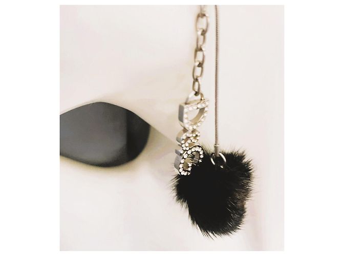 Strepitoso monoorecchino DOLCE & GABBANA pon pon pelliccia visone nera e logo cristalli Nero Argento - vista 8