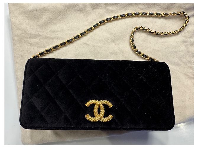 Bolso Chanel Gabrielle de terciopelo negro - vista 2