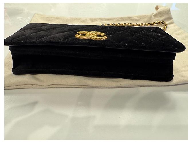 Bolso Chanel Gabrielle de terciopelo negro - vista 3
