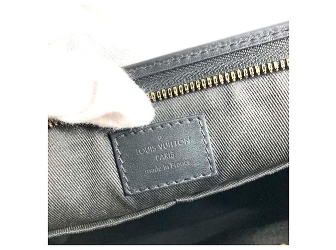 Borsa Messenger Voyage Aerogram Louis Vuitton Nero - vista 13