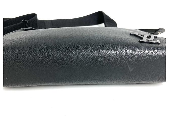 Borsa Messenger Voyage Aerogram Louis Vuitton Nero - vista 4