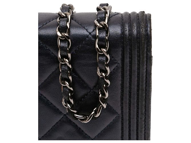 Cartera Boy de piel de cordero acolchada azul de Chanel con cadena Azul marino - vista 10