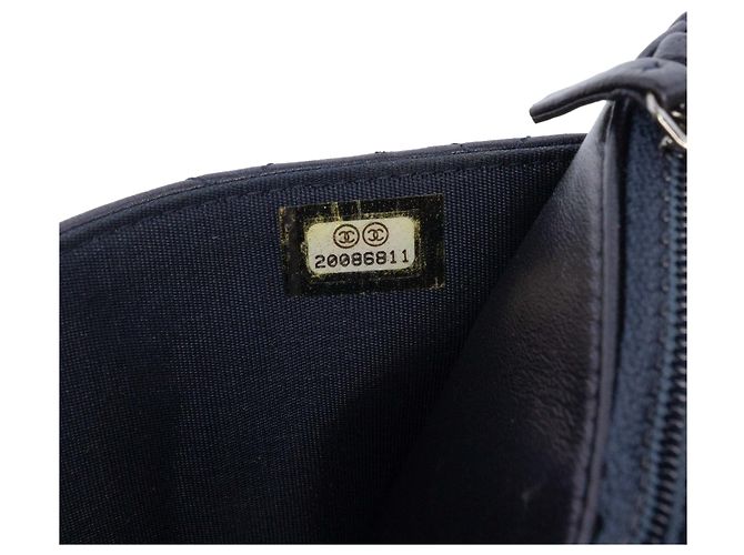 Cartera Boy de piel de cordero acolchada azul de Chanel con cadena Azul marino - vista 6