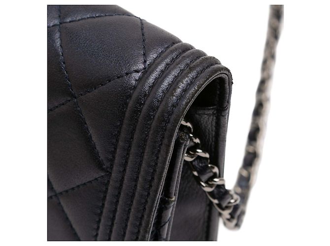 Cartera Boy de piel de cordero acolchada azul de Chanel con cadena Azul marino - vista 8