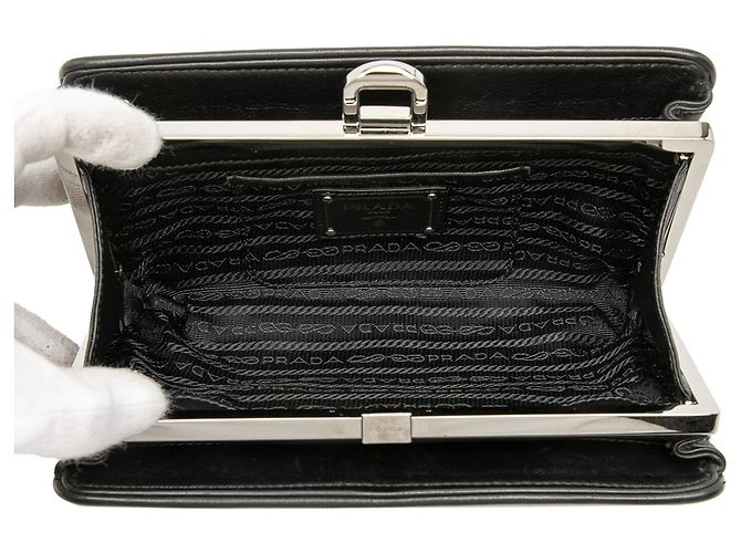Clutch in pelle nera con borchie e chiusura Prada Nero - vista 4