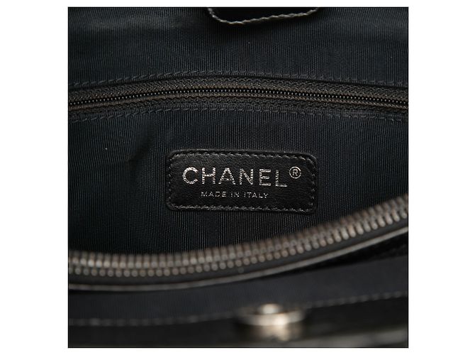 Chanel Nero Piccola Tote in Pelle Trapuntata con Catena Me - vista 5