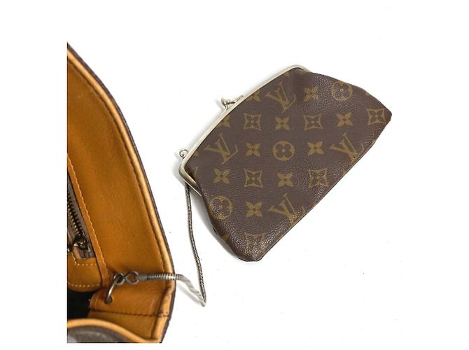 Borsa Tote Bucket PM Monogram Louis Vuitton Marrone - vista 3