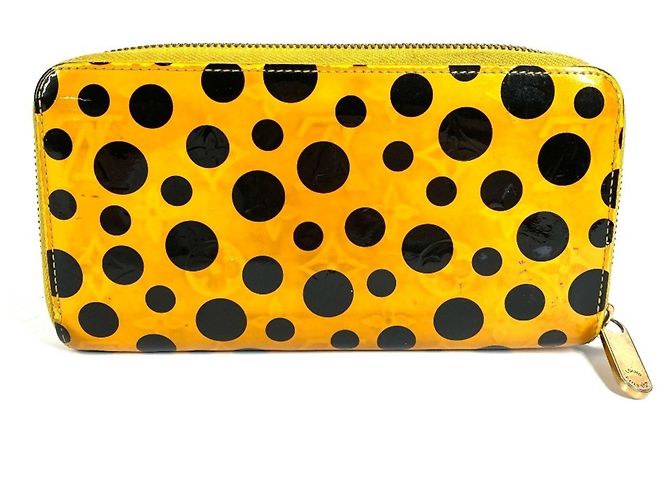 Cartera Zippy Polka Dot Infinity Yayoi Kusama Louis Vuitton Negro Amarillo - vista 3