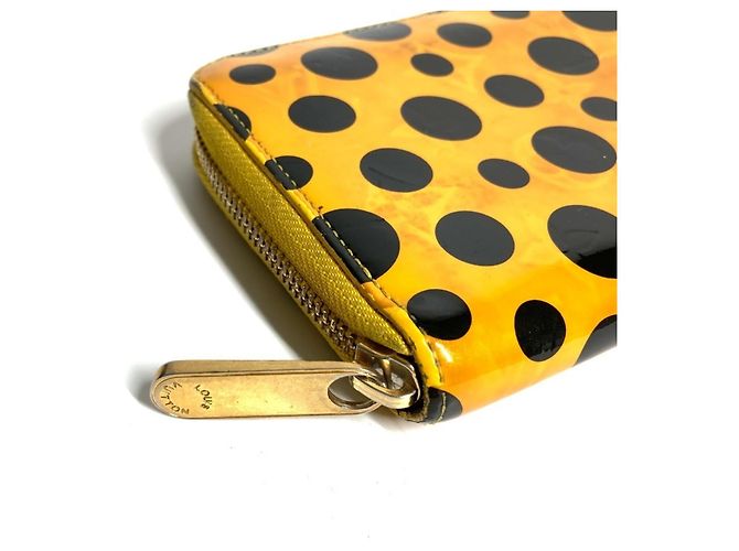 Cartera Zippy Polka Dot Infinity Yayoi Kusama Louis Vuitton Negro Amarillo - vista 7