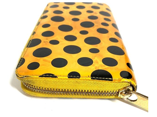 Cartera Zippy Polka Dot Infinity Yayoi Kusama Louis Vuitton Negro Amarillo - vista 8