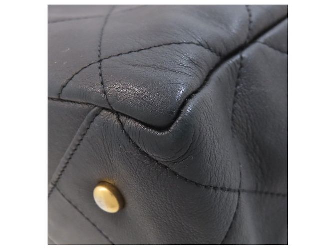Borsa tote Chanel Matelassé con hardware dorato Nero - vista 27