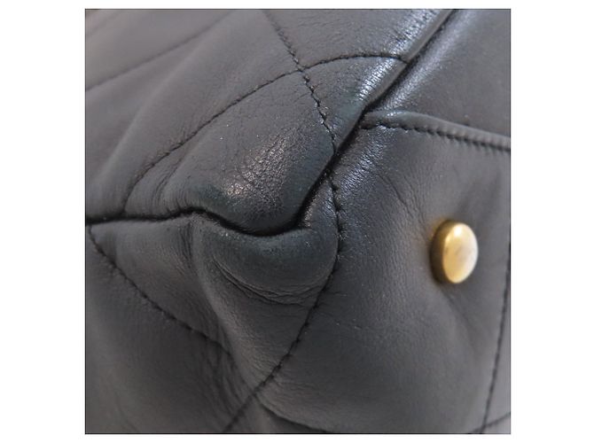 Borsa tote Chanel Matelassé con hardware dorato Nero - vista 28