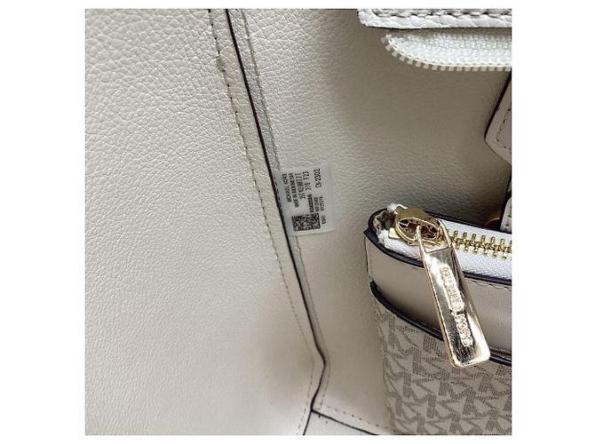 Borsa Tote 3 in 1 in pelle martellata bianca Michael Kors Maisie Large - vista 9