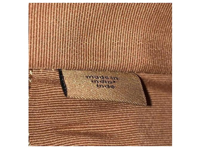 Bolsa transversal em couro de bezerro liso com assinatura COACH - vista 10