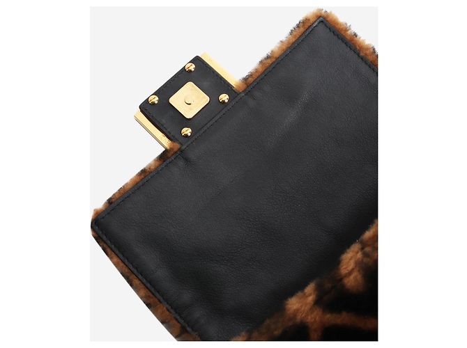 Fendi Borsa Baguette Zucca in peluche teddy marrone - vista 8