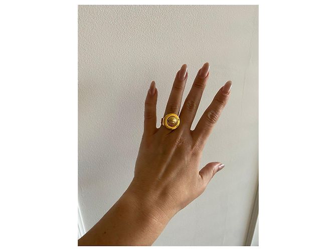 Anillo Versace Medusa en Metal Dorado - vista 3