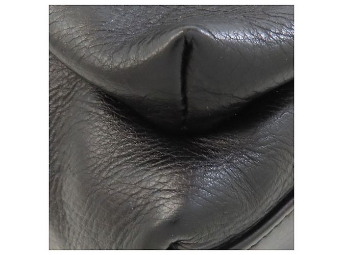 Everyday Balenciaga B Logo Rucksack aus Kalbsleder - Ansicht 17