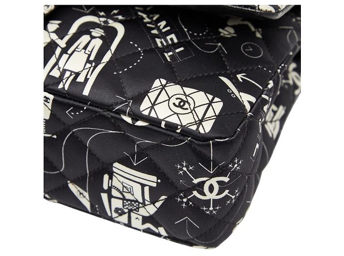 Borsa a Spalla Chanel Airline Matelassé 25 Double Flap con Catena Nero Bianco - vista 4