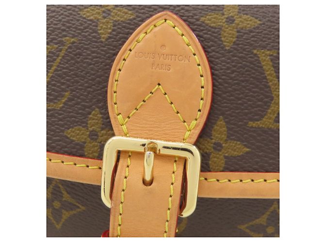 Borsa a mano Nano Diane M83298 di Louis Vuitton Marrone - vista 12