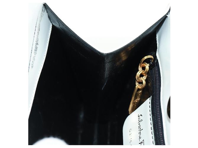 Borsa a mano Salvatore Ferragamo in pelle bianca e oro Auth 171023A Bianco D'oro - vista 21