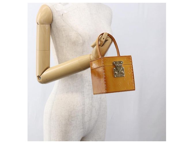 LOUIS VUITTON Pochette Cosmetica Monogram Vernis Bleecker Beige M91002 Auth 173240 - vista 22