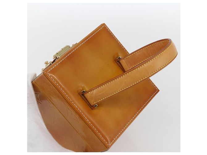 LOUIS VUITTON Pochette Cosmetica Monogram Vernis Bleecker Beige M91002 Auth 173240 - vista 6