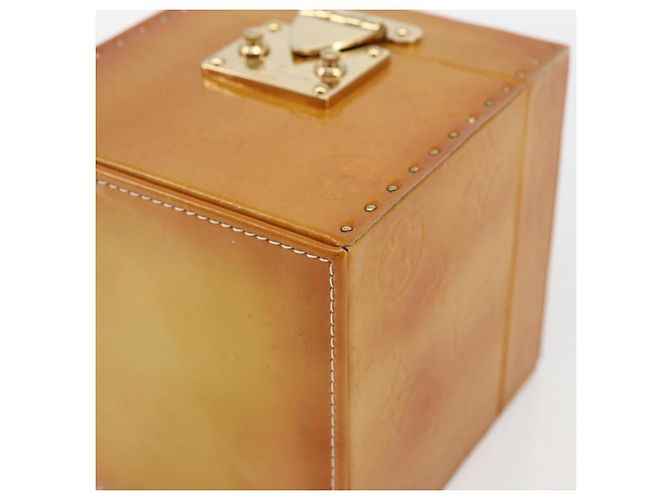 LOUIS VUITTON Pochette Cosmetica Monogram Vernis Bleecker Beige M91002 Auth 173240 - vista 9