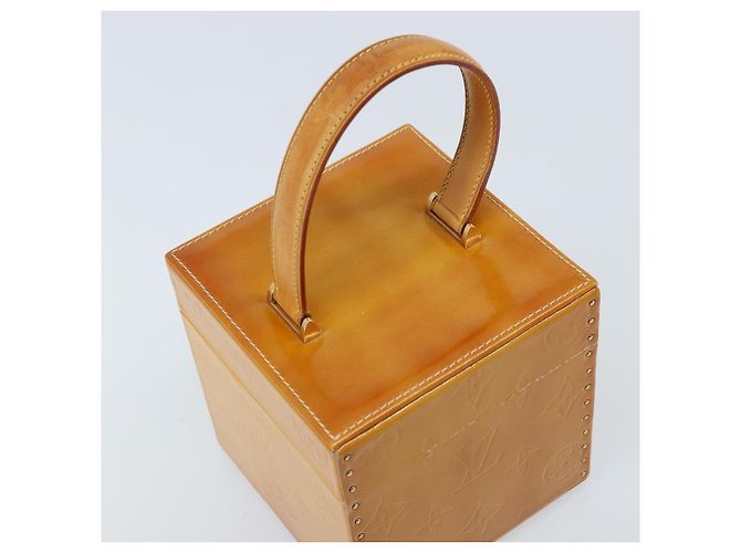 LOUIS VUITTON Pochette Cosmetica Monogram Vernis Bleecker Beige M91002 Auth 173131 - vista 6