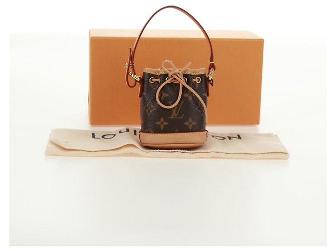LOUIS VUITTON Charm per Borsa Micronoe Monogramma Vivienne M00818 LV Auth 171855SAM - vista 12
