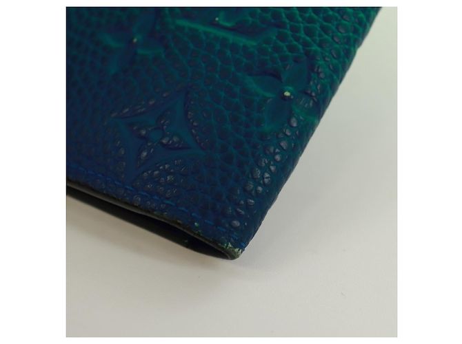 LOUIS VUITTON Taurillon Clemence Illusion Brazza Porte M81255 Auth 171844M Verde - vista 16