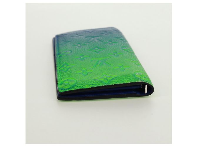 LOUIS VUITTON Taurillon Clemence Illusion Brazza Porte M81255 Auth 171844M Verde - vista 5