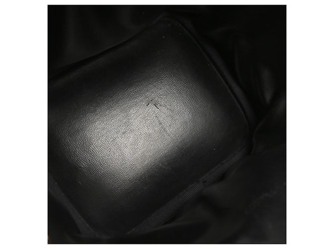 Timeless Beauty case vintage senza tempo Chanel in caviar alto - vista 3