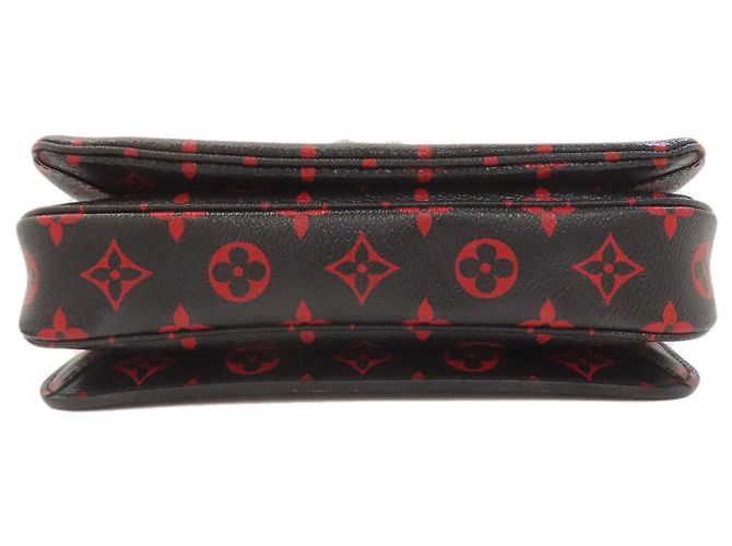 Borsa Louis Vuitton Pochette Metis MM Enfla Rouge - vista 4