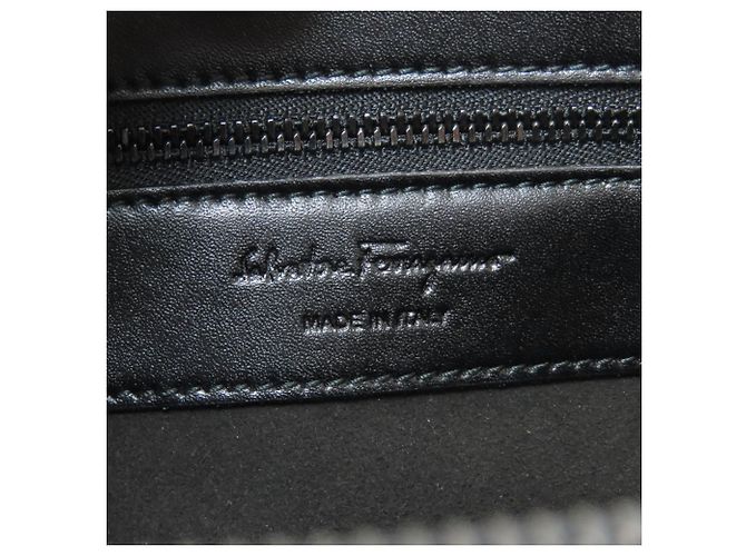 Borsa Tote Vara Ribbon di Salvatore Ferragamo - vista 6