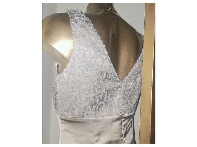 Autre Marque Champagner Spitzen- und Satin-Kleid Beige - Ansicht 8