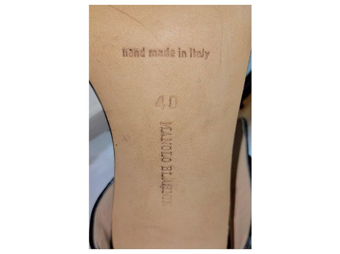 Manolo Blahnik Sandalen aus Pythonleder und schwarzem Leder mit Schnallen Python drucken - Ansicht 6