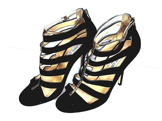 Stivaletti con tacco Jimmy Choo in suede nero con cinturini e dettagli dorati - vista 2