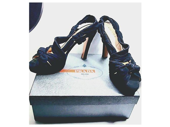 Prada schwarze Organza-High Heels mit Schleife - Ansicht 6