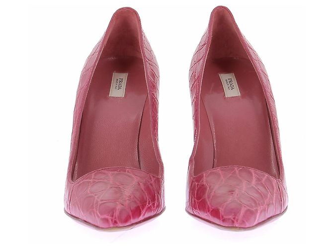 Prada Décolleté rosa in pelle di coccodrillo stampata - vista 4