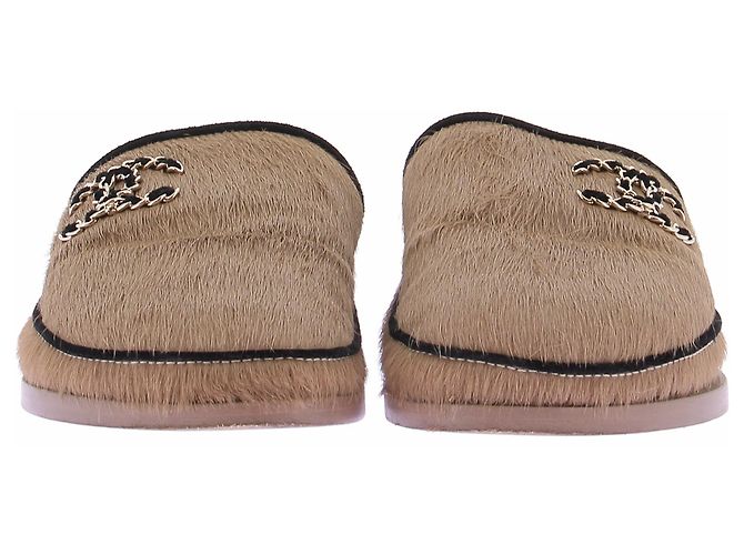 Chanel Zoccoli in shearling marrone con CC in catene - vista 4