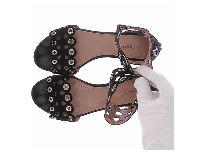Alaïa Sandali piatti neri in camoscio Nero - vista 6