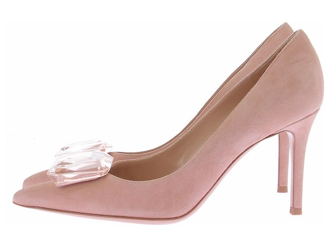 Gianvito Rossi Décolleté "Jaipur" in suede rosa chiaro con ornamenti - vista 3